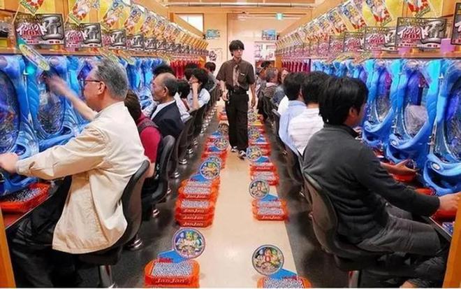 ：俗称小弹珠一年让上百万日本家庭破碎不朽情缘网站日本唯一的合法“赌博”(图2)